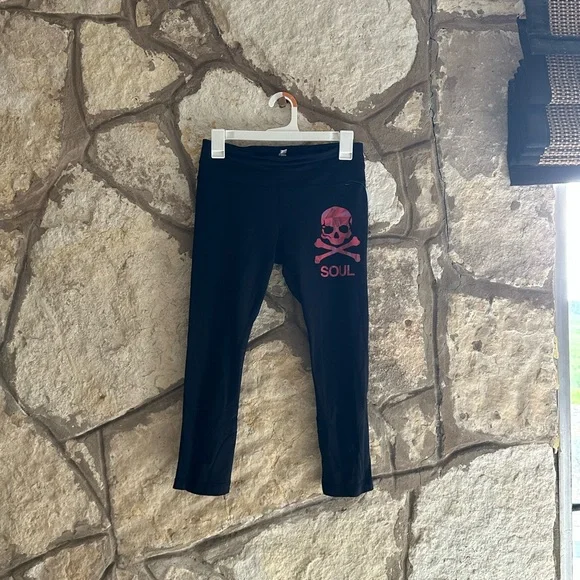 GUC Lululemon Soul cycle cropped leggings size 6 - Picture 2 of 4